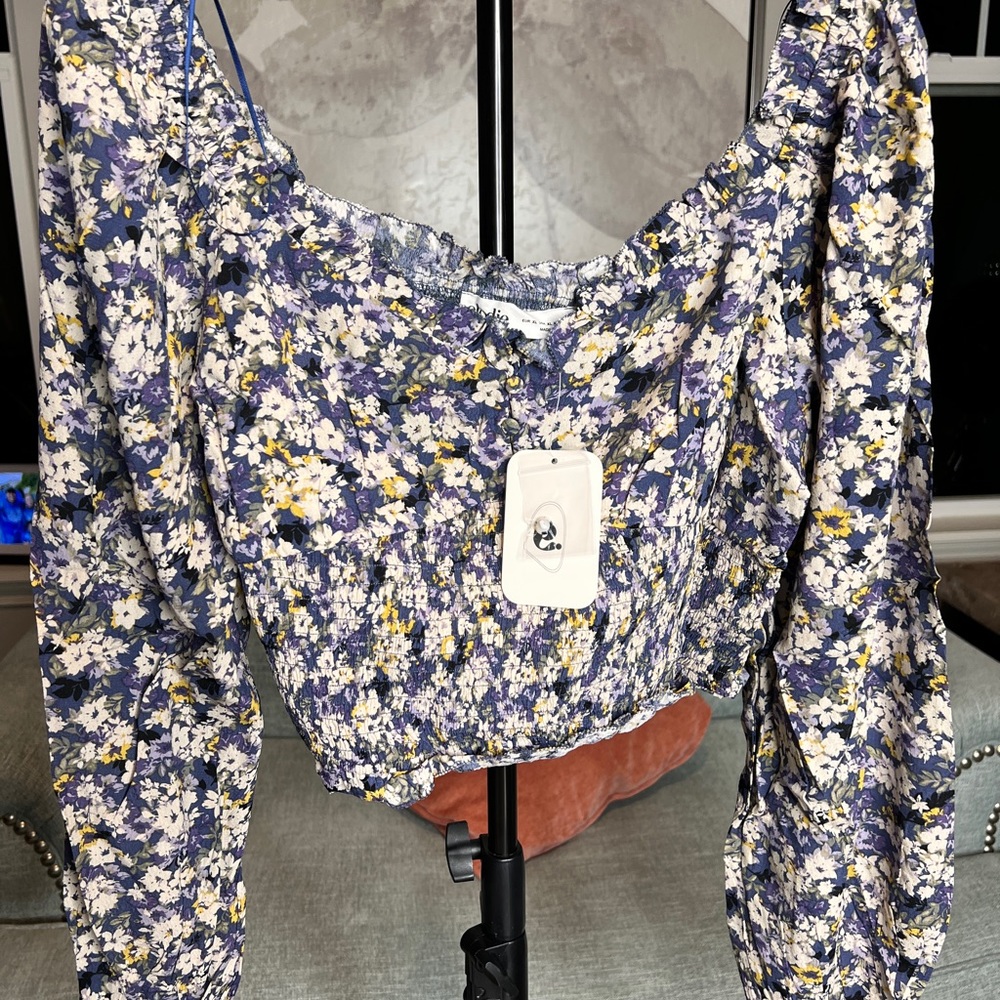 Long sleeve Ruffle Neckline crop top Navy by Elodie size XL